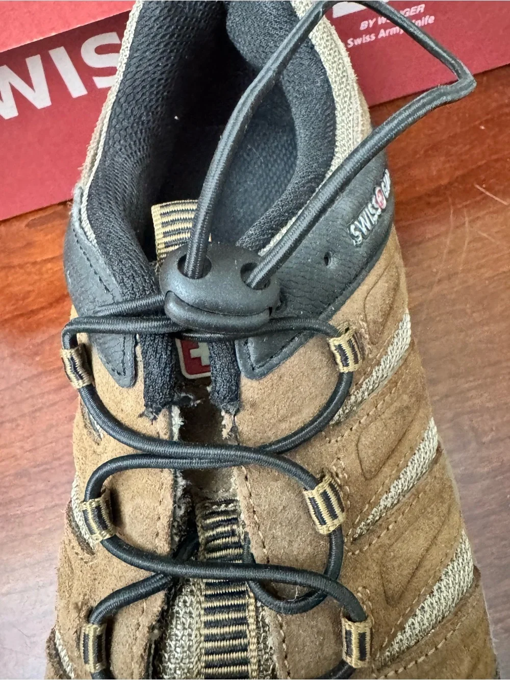 SwissGear Apex Low Hiking Shoes Suede Mesh Youth Boys Sz 6 Brown